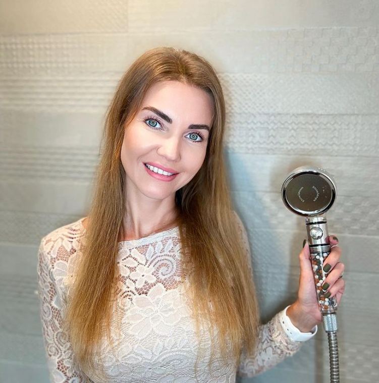 High-Pressure Water-Saving Mineral-Cleansing Shower Head