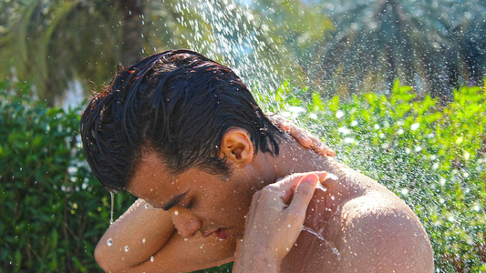 How to Wash Men’s Hair: Easy Grooming Guide